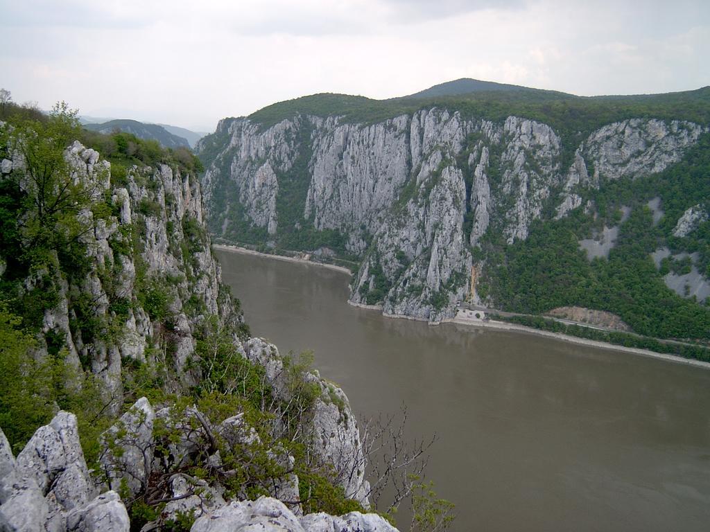 Mai Danube Hotel Ieşelniţa Exterior foto